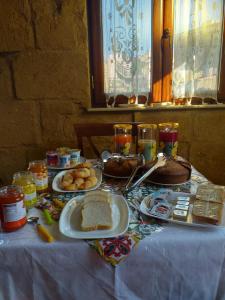 Jedlo v ubytovaní bed & breakfast alebo blízkom okolí