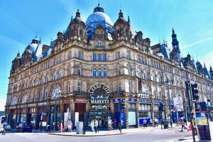 Gallery image of Roundhay House in Leeds