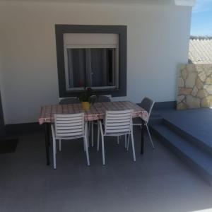 Khu vực ghế ngồi tại Holiday Home VINKO in rural area of Pirovac for 5 persons