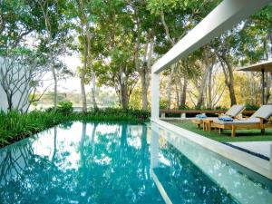 Bazén v ubytování The Bale Nusa Dua by LifestyleRetreats nebo v jeho okolí