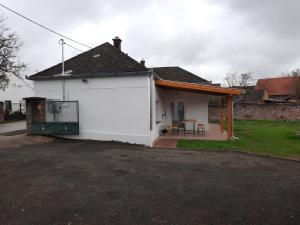 Budova, v ktorej sa dovolenkový dom nachádza