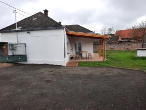 Budova, v ktorej sa dovolenkový dom nachádza
