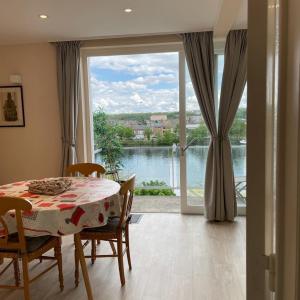 Photo de la galerie de l'établissement STUDIO VUE SUR MEUSE, à Namur