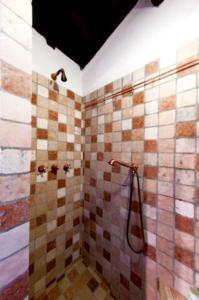 A bathroom at Casa Graziella al Borgo