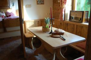 Telewizja i/lub zestaw kina domowego w obiekcie Hotel Schweizerhof