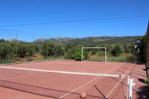 Tenis alebo squash v ubytovaní Casa Baltasar by CasaTuristica alebo jeho okolí