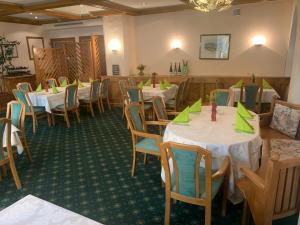 A restaurant or other place to eat at Landgasthof zur Post