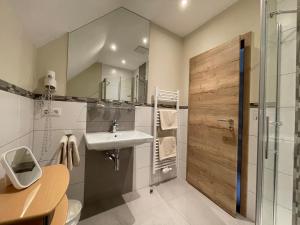 Afbeelding uit fotogalerij van Weinbergs Loge in Ernst +122 foto's