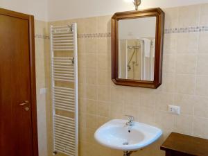 A bathroom at Grottammare mon amour Gigì