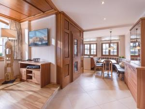 Appartements Schedererhausにあるテレビまたはエンターテインメントセンター