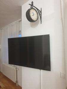 TV a/nebo společenská místnost v ubytování Wonderplace