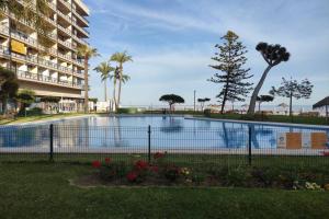 The swimming pool at or close to Castillo de Santa Clara