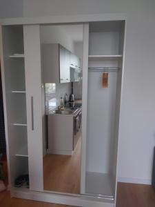 Kuchyňa alebo kuchynka v ubytovaní Marshal Foch Apartment + 4 fotografie