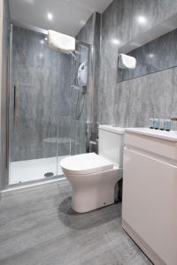 A bathroom at Chandlers 