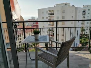 Precioso Apartamento en Benalmadena enfrente de Puerto Marina ...
