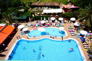 Bazén v ubytování Sunpark Garden Hotel nebo v jeho okolí