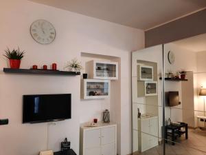 A kitchen or kitchenette at La Perla sul Lago di Como con parcheggio