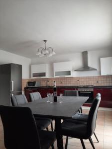 Dapur atau dapur kecil di Apartments Cherry