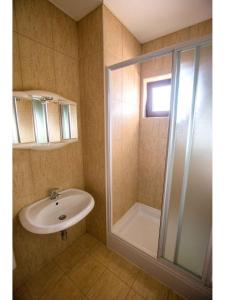 Fotografie z fotogalerie ubytování Apartments in Starigrad-Paklenica 6882 v destinaci Starigrad-Paklenica