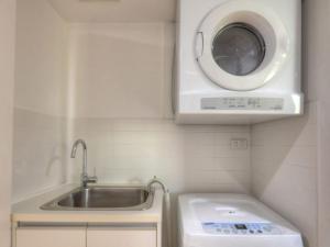 Φωτογραφία από το άλμπουμ του Maggies Beachfront Apartment 6 σε Horseshoe Bay