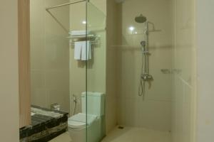 Bilik mandi di @K Hotel