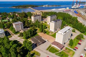 an overhead view of a city with buildings and a harbor at Apartments Borg Dyyni in Pori