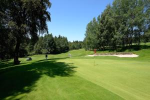Golf pri hoteli alebo okolí