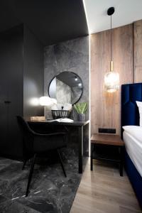 Voodi või voodid majutusasutuse Jacuzzi Apartment Main Square toas