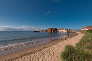 Stylish Beach Pad on Scotland's Golf Coast