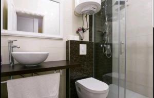 Łazienka w obiekcie Deluxe Apartments Goya