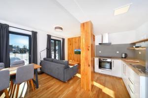Kuchnia lub aneks kuchenny w obiekcie Podstata Apartments Vrchlabí - Rotterovka