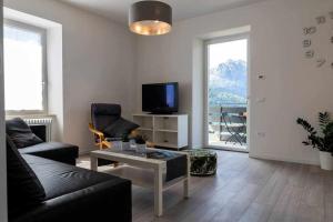A television and/or entertainment centre at Numero 53 Tenna OSPITAR