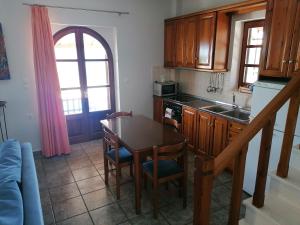 Kuchyňa alebo kuchynka v ubytovaní Lefkada Villas by Omikron Selections