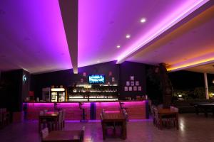 Ο χώρος του lounge ή του μπαρ στο Tunacan Hotel