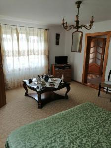 Μια τηλεόραση ή/και κέντρο ψυχαγωγίας στο Casa Ilea -Agapia