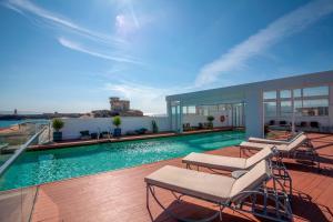 Basen w obiekcie La Residencia Puerto Hotel & Spa lub w pobliżu