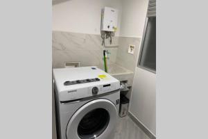 Fotografie z fotogalerie ubytování Hermoso Apartaestudio en Sabaneta. v destinaci Sabaneta
