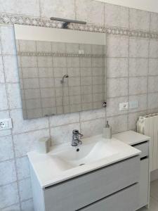 A bathroom at Appartamento Massa Még 13 kép