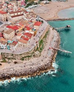 an aerial view of a town on the beach at FUTURA ROOM&RELAX in Termoli