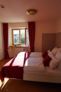 Postel nebo postele na pokoji v ubytování Traumplatz im Allgäu