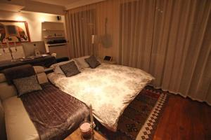 Gallery image of George Apartment in Neuilly in Neuilly-sur-Seine