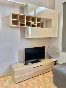 TV a/nebo společenská místnost v ubytování Apartments Las Brisas Costa Adeje