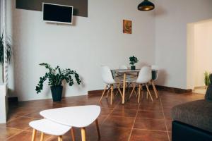 TV a/nebo společenská místnost v ubytování Rákóczi apartman