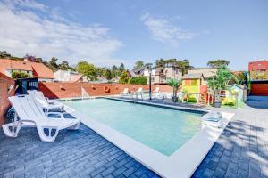 Bazén v ubytování Pod Winogronem - Apartamenty z basenem i wyżywieniem nebo v jeho okolí