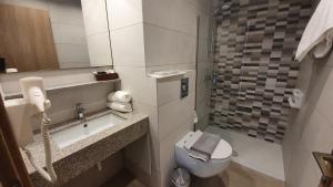 A bathroom at Villa Fouli