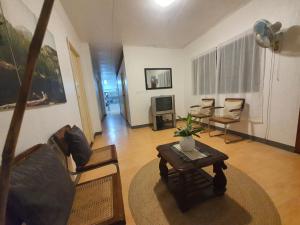 Χώρος καθιστικού στο San Fabian Vacation Home