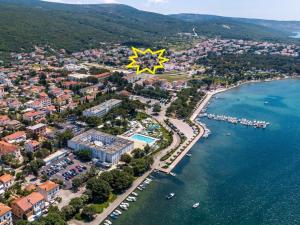 Ptičja perspektiva objekta Holiday House Dora