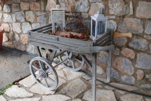 Kép Menalia Villas & Suites ΚΤΗΜΑ ΚΟΥΜΠΟΥΡΗ szállásáról Levídiben a galériában
