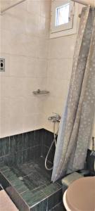 Et badeværelse på Fani's apartments 3