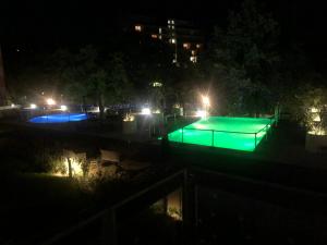 Bazén v ubytovaní Apartament S&S Nadmorskie Tarasy Kołobrzeg D302 alebo v jeho blízkosti